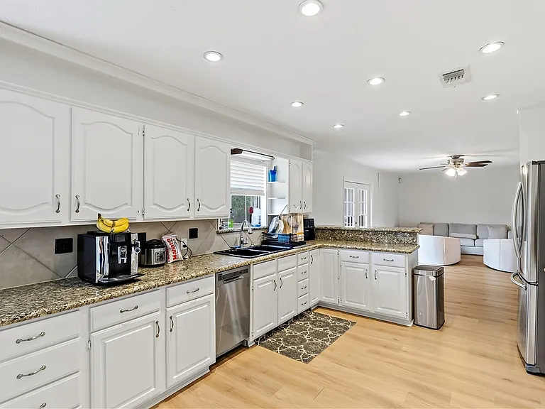 1405 Lawyer St — Photo 15