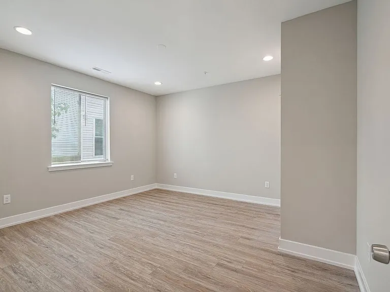 2612 Annin St #3 — Photo 11