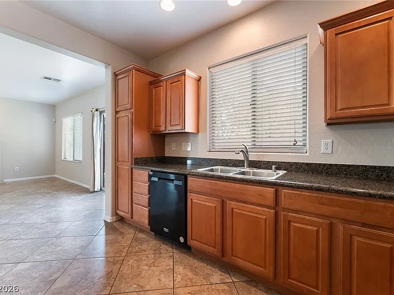 4405 Penguin Ave — Photo 18