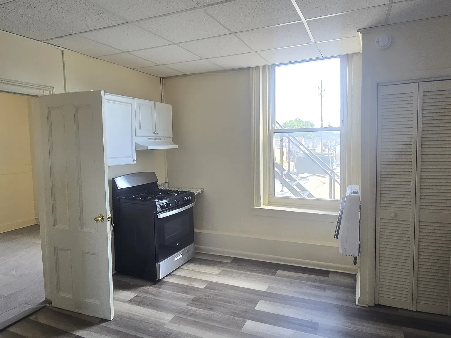 40-42 N Sussex St — Photo 3