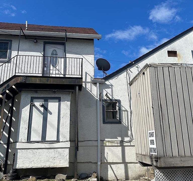 1st image of 665 Commerce St