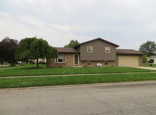 9850 Garfield Pl, Crown Point, IN 46307