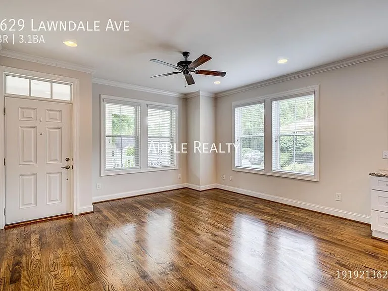 2629 Lawndale Ave — Photo 2