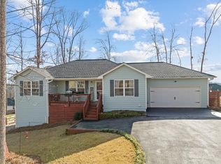 97 Emmette Dr, Dawsonville, GA 30534