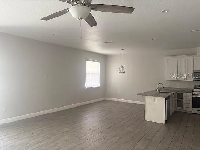 3 bed, 2.0 bath, 1984 sqft, $2,500 — Photo 4