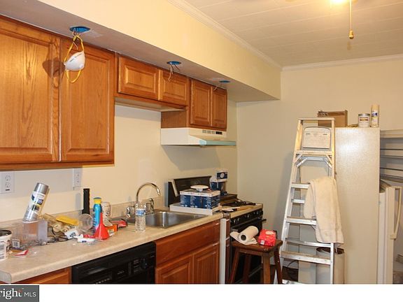 4th image of 500 Clifton Ave
