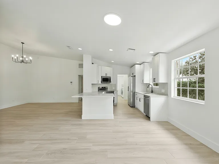 28050 Boccaccio Way — Photo 9
