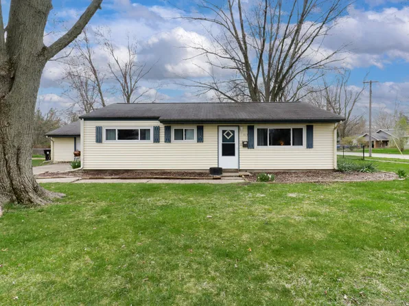913 Green Ave, Normal, IL 61761