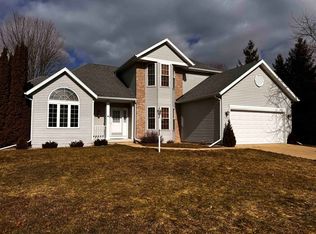 1460 Saint Albert The Great Dr, Sun Prairie, WI 53590