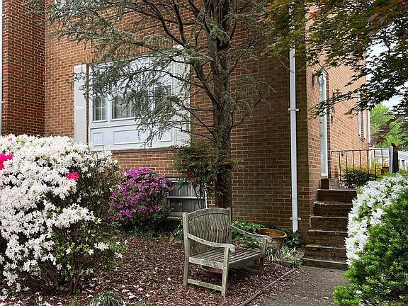 2nd image of 3235 Viscount Ct