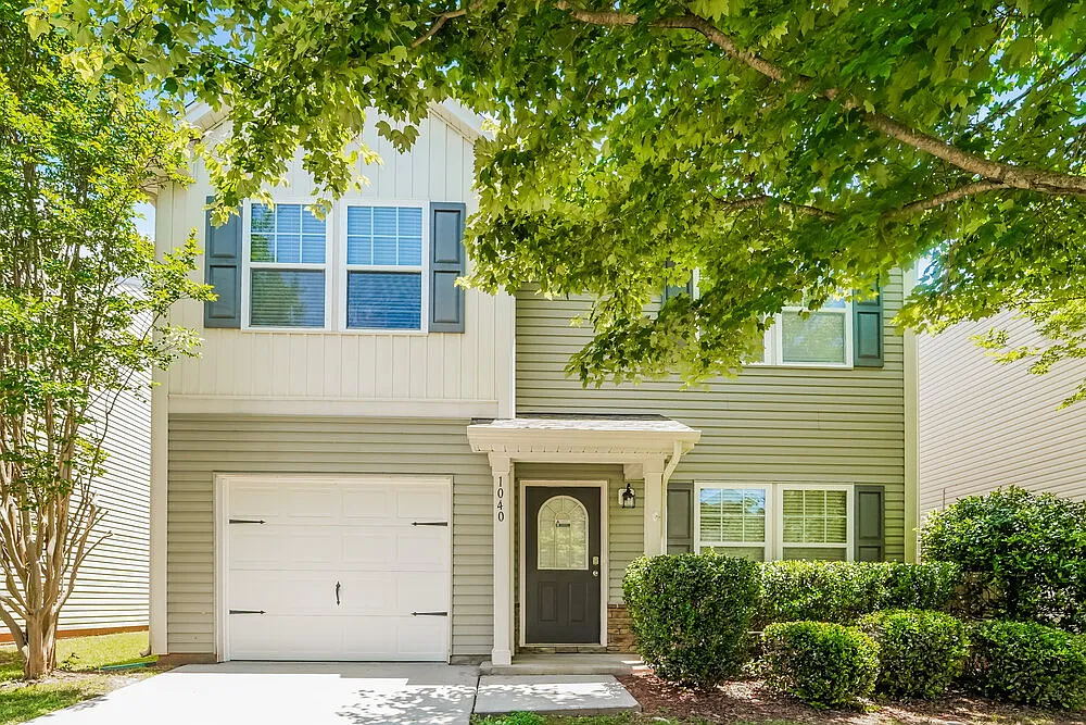 3 bed, 2.5 bath, 1605 sqft, $1,835 — Photo 1