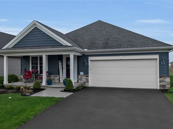 20 Saybrook Dr, Lancaster, NY 14086