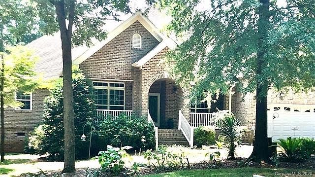 1st image of 105 Mainview Dr #181-182