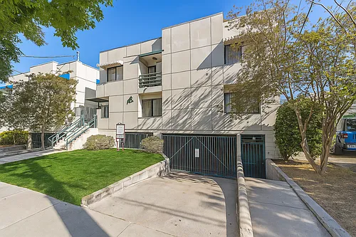 1225 Stanley Ave #203 Photo 1