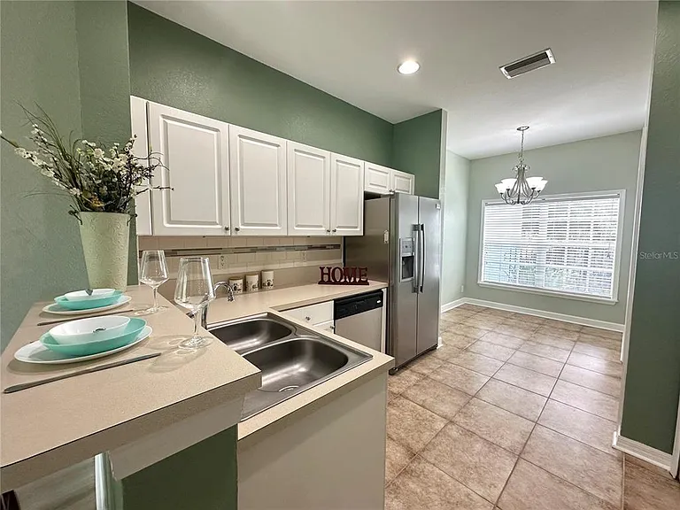 11096 Winter Crest Dr — Photo 6