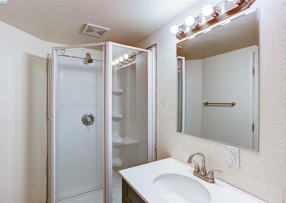 2nd image of 1303 N 12th Ave