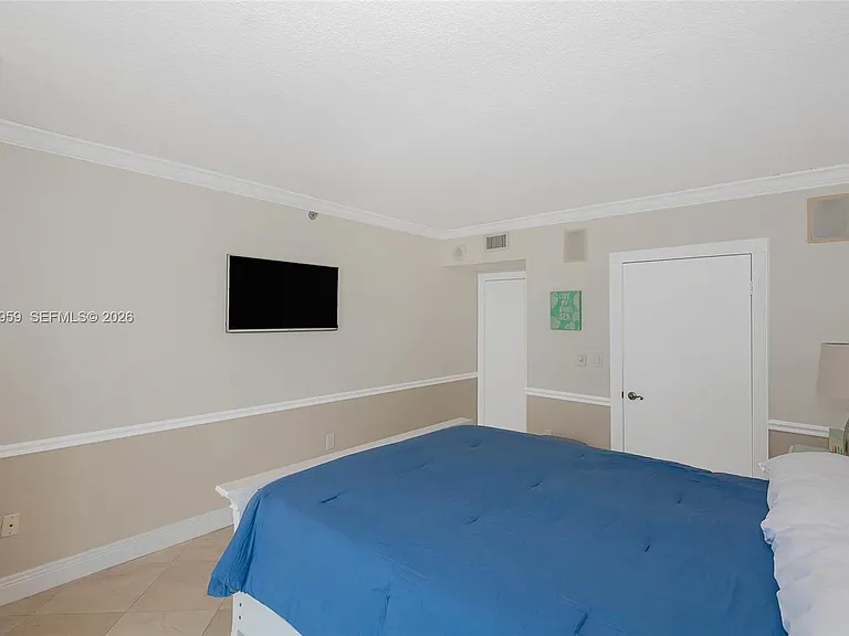 8855 Collins Ave #8J — Photo 19