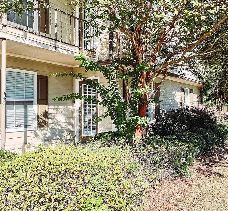 1st image of 404 Park Ln