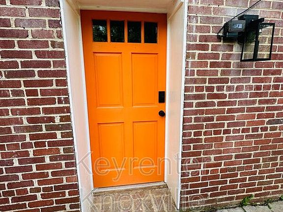 4th image of 1828 Buford St Room 2