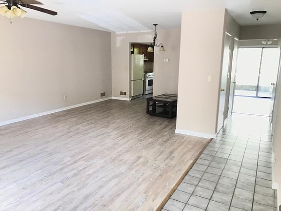 3rd image of 449 Rose Ct