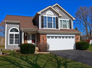 1070 Huron Ct, Elgin, IL 60120