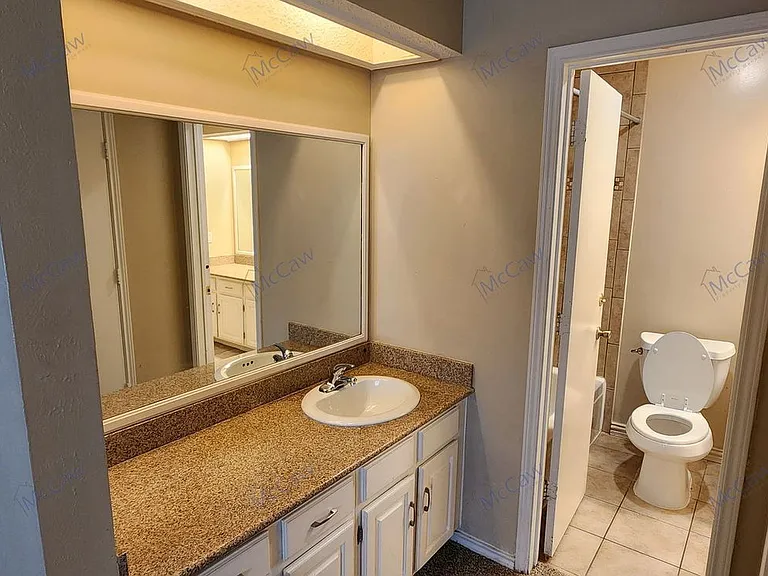 2204 Oak Hill Dr — Photo 21