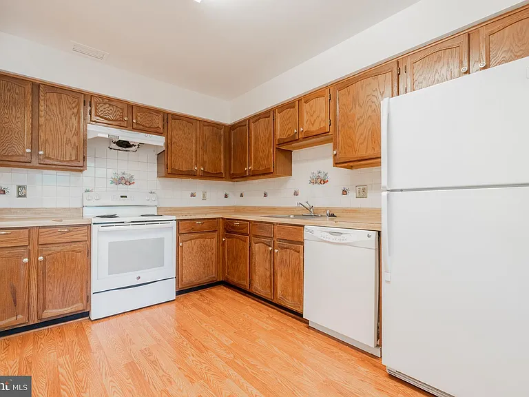 14167 Royal Oak Ln — Photo 13