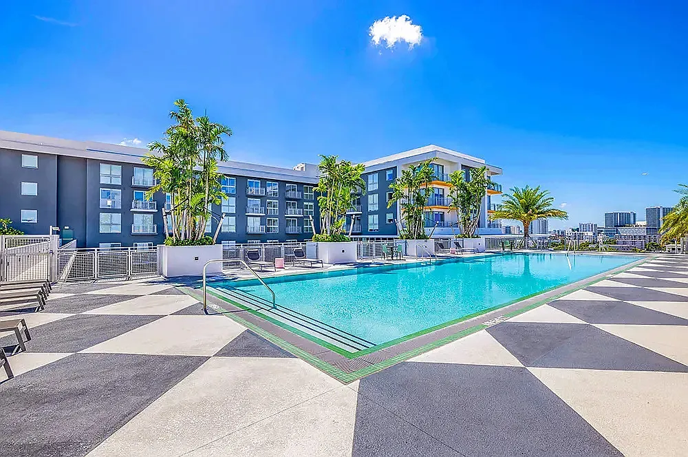 1 bed, 589 sqft, $2,080 — Photo 1