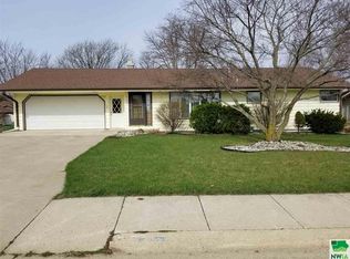 628 Union Ave, Sheldon, IA 51201