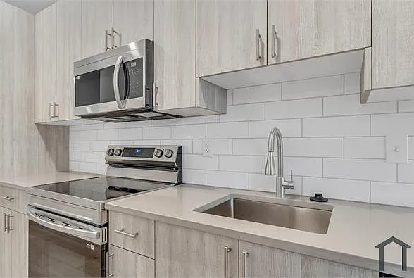 3262 N 13th St #3 — Photo 16