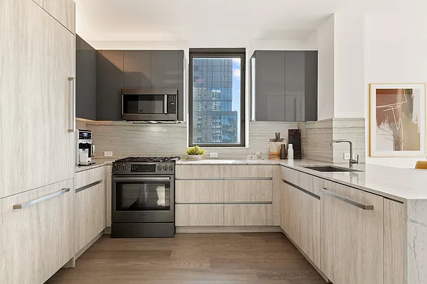 Rented by Greystar | media 4