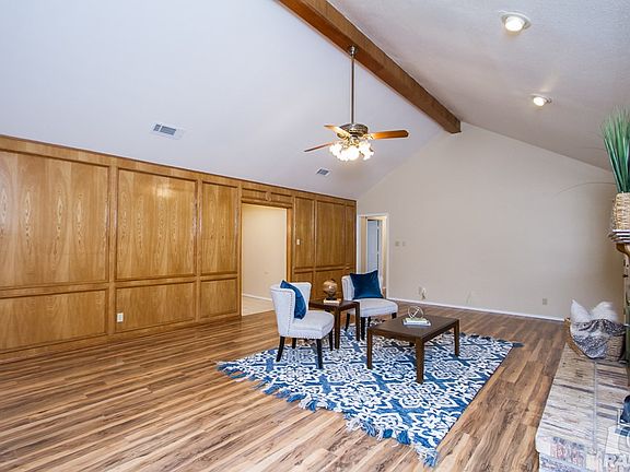4th image of 3333 Grandview Dr