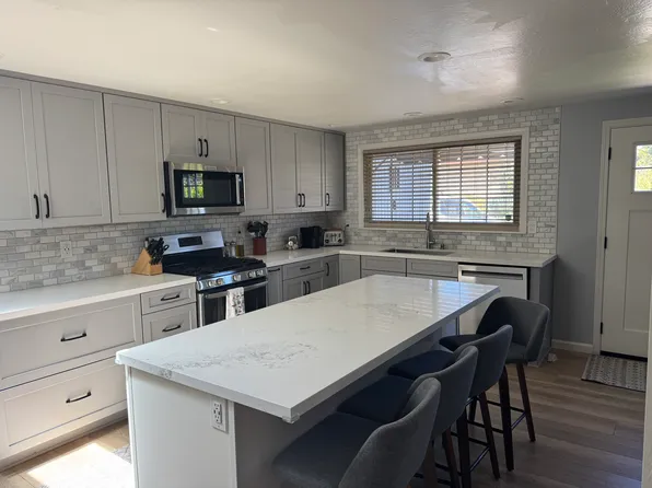 461 Pebble Dr, El Sobrante, CA 94803
