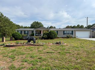 113 Pine Log Ln, Roseboro, NC 28382