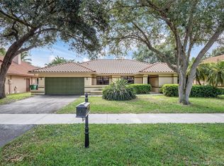 2880 Hidden Hollow Ln, Davie, FL 33328