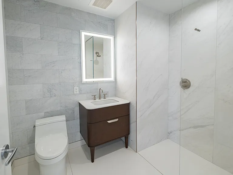 One Park Condos — Photo 52