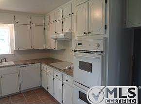 Cheery Kitchen Granite Counter
