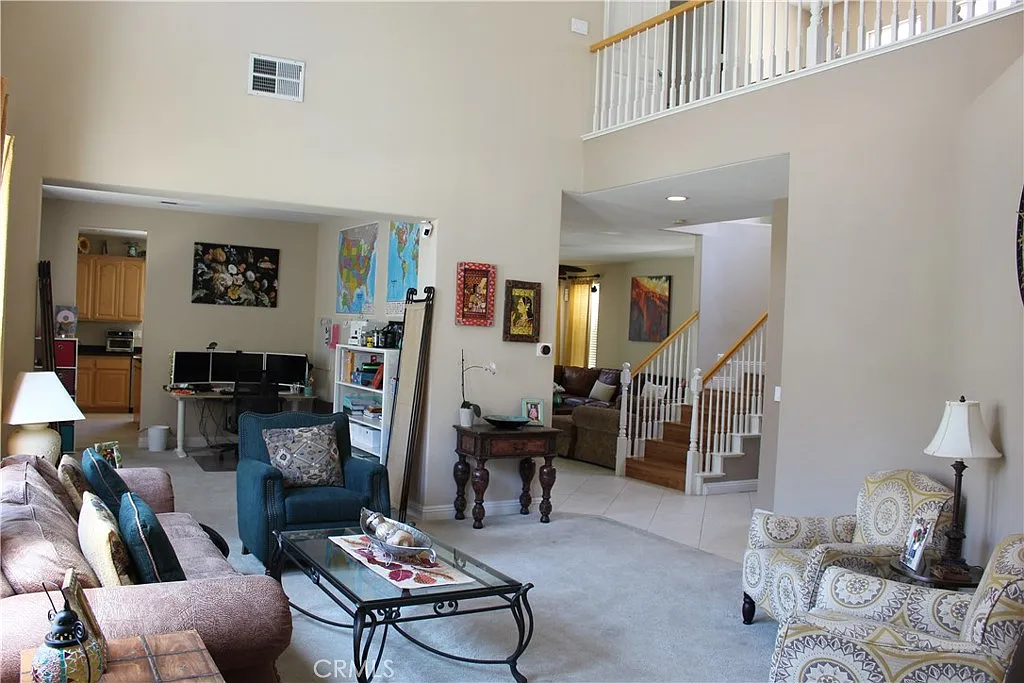 4 bed, 2980 sqft, $4,300 — Photo 3