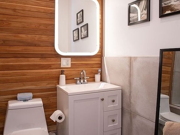 3rd image of 384 Quincy St APT 2