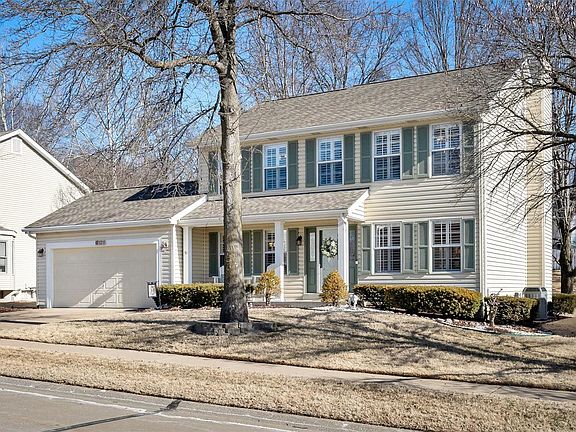 3rd image of 1215 Riverwood Place Dr