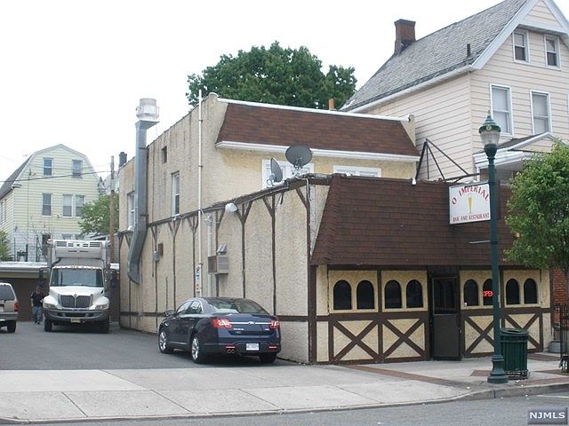 1st image of 152 Kearny Ave
