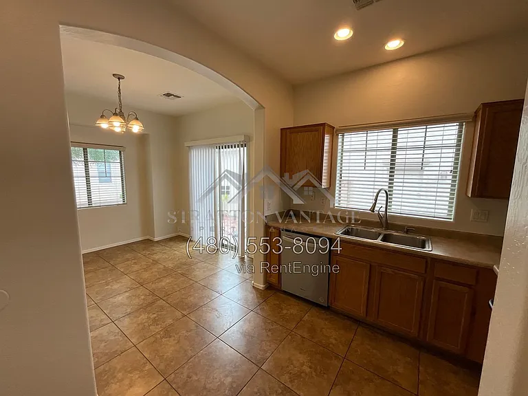 4737 E Olney Ave — Photo 8
