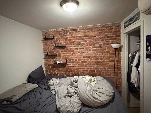 3rd image of 514 E 6th St APT 3R