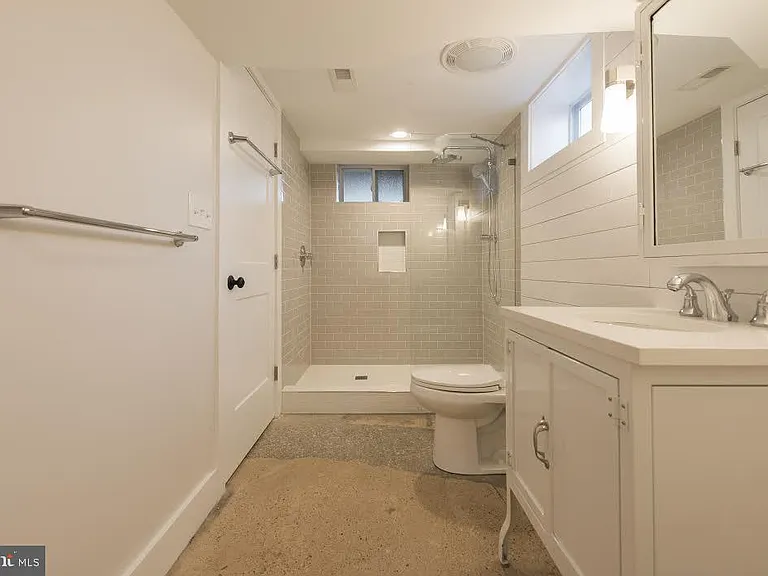 609 Ramsey St — Photo 17