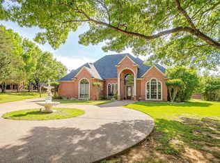 125 N Creekwood Dr, Mansfield, TX 76063