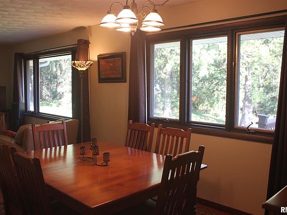 2nd image of 6 Oakwood Dr