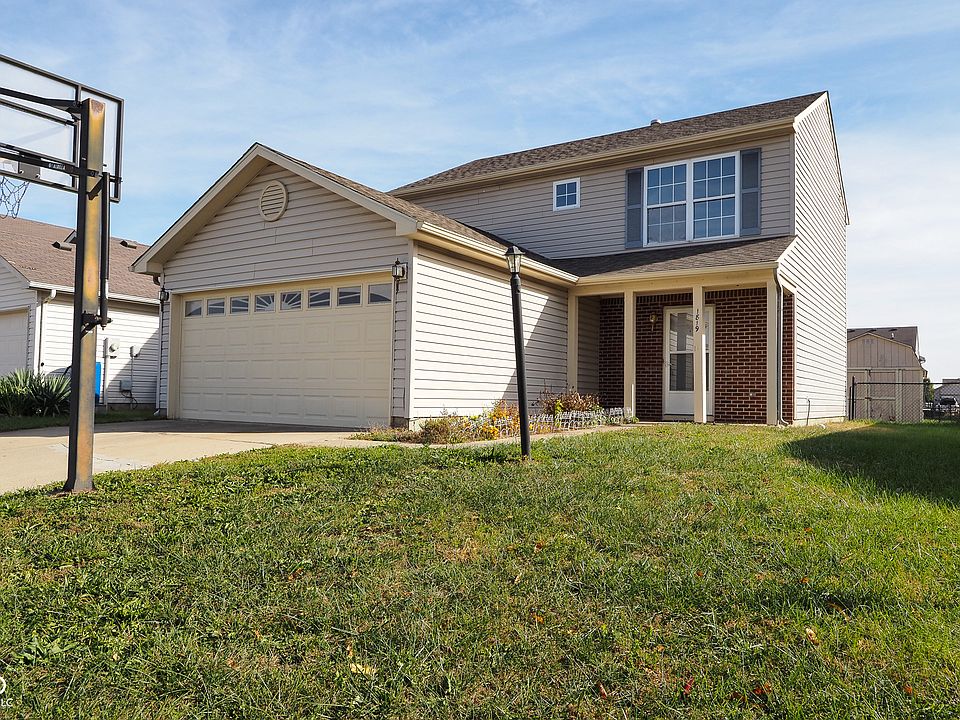 1st image of 1819 Blue Lake Dr