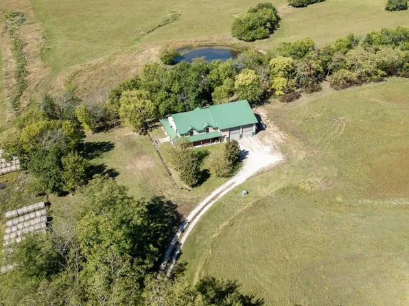 32261 S Croco Rd, Melvern, KS 66510