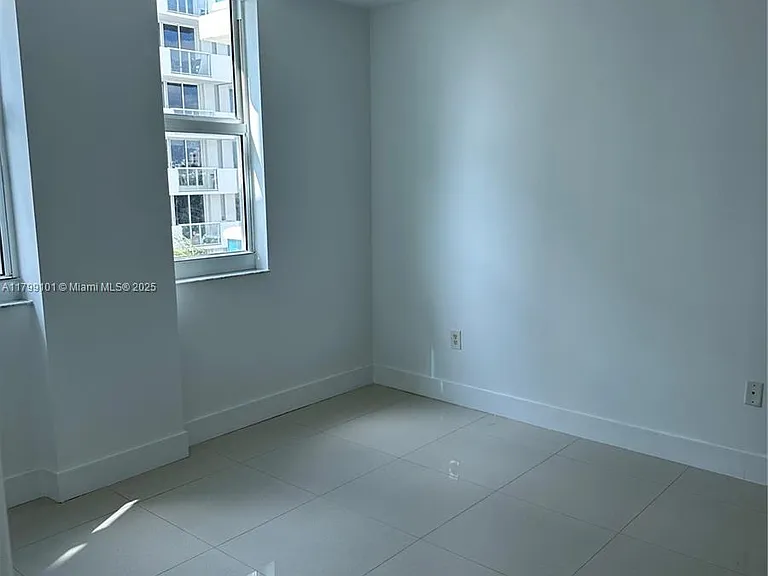 9201 Collins Ave #524 — Photo 11