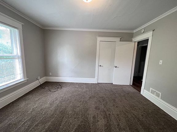 5th image of 1800 Coit Ave NE